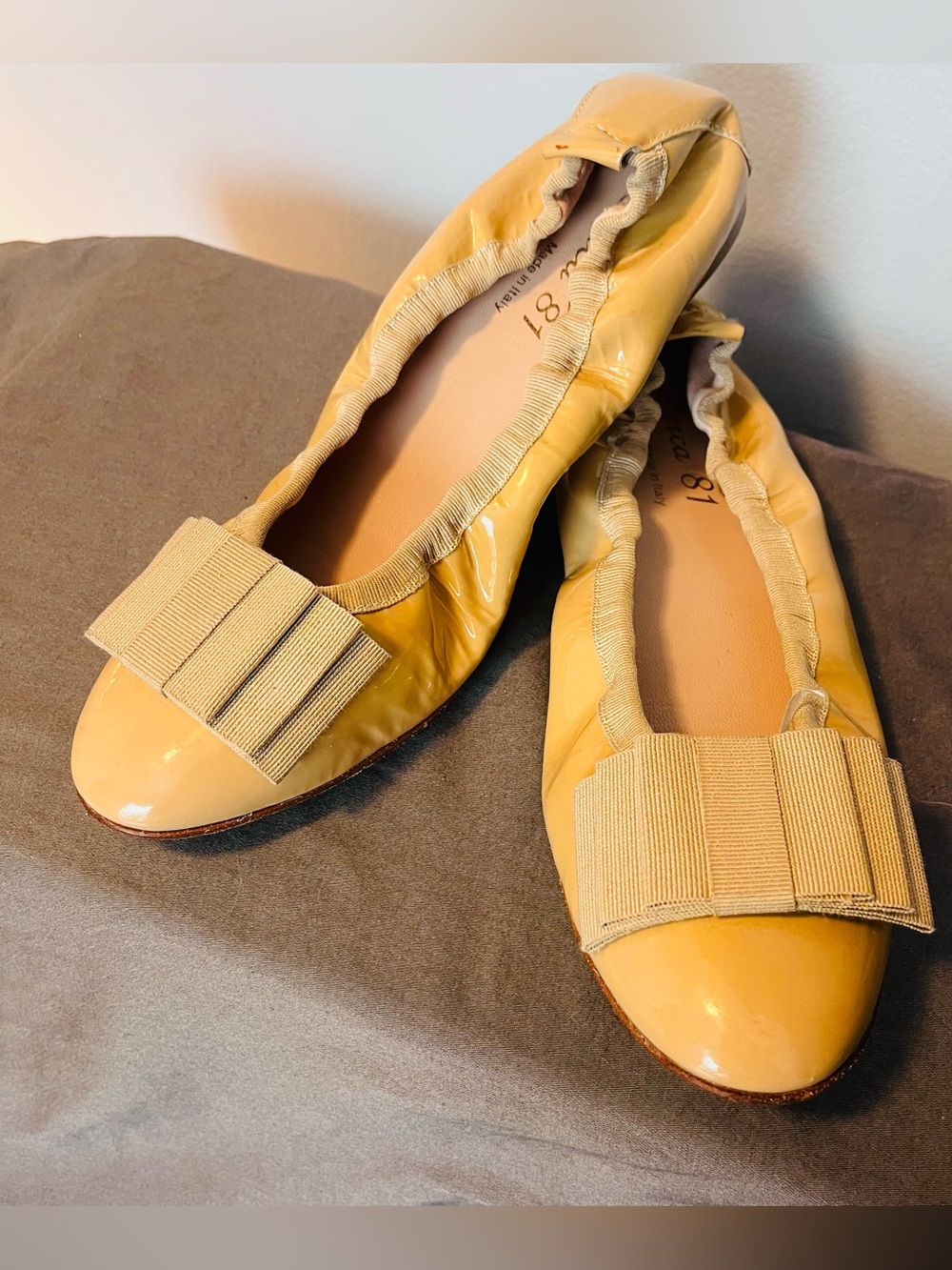 Ferca 81 Marigold Patent Leather Ballet Flats with Bow, Sz. 39.5